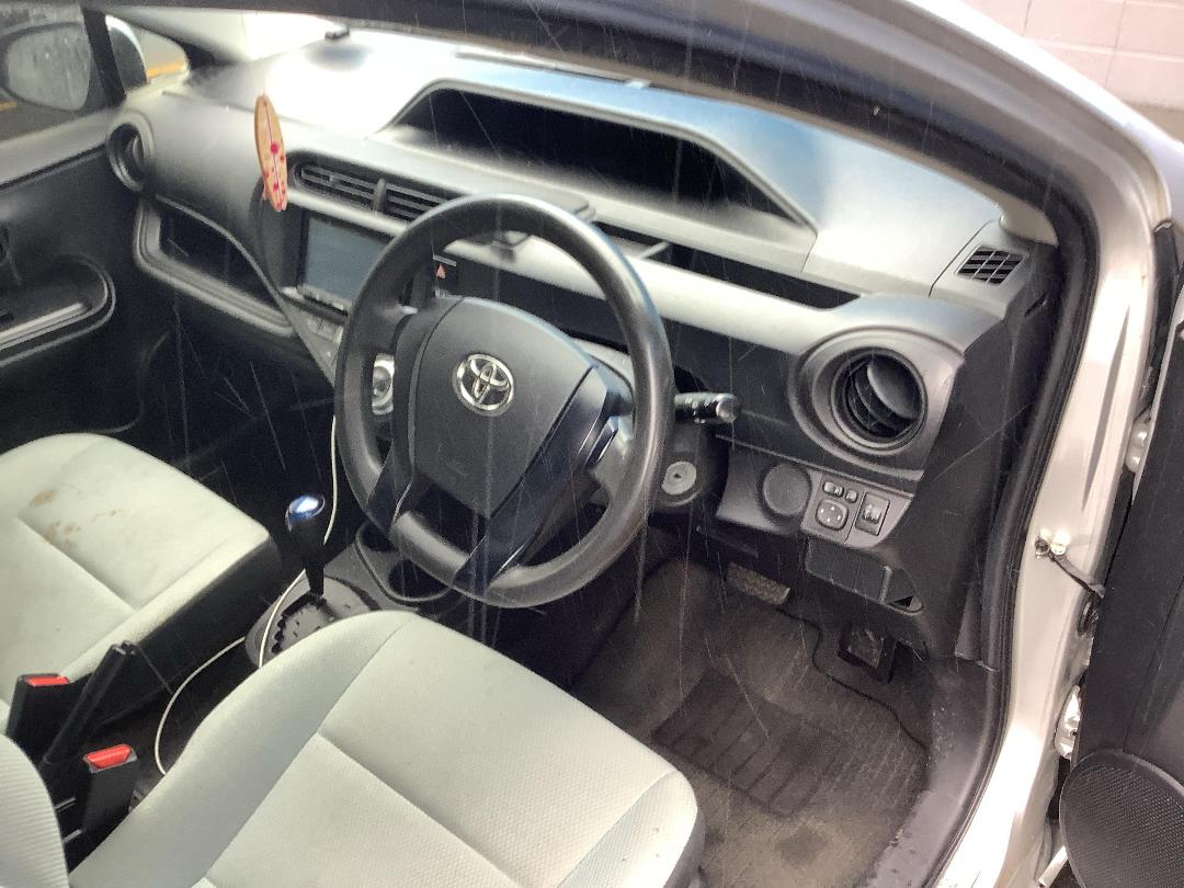 Photo '8' of Toyota Aqua Photo '8' of Toyota Aqua