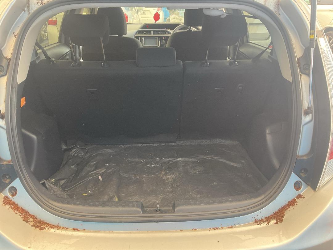 Photo '14' of Toyota Aqua