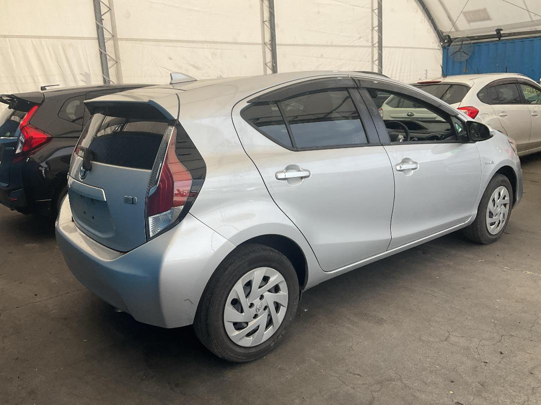 Photo '15' of Toyota Aqua