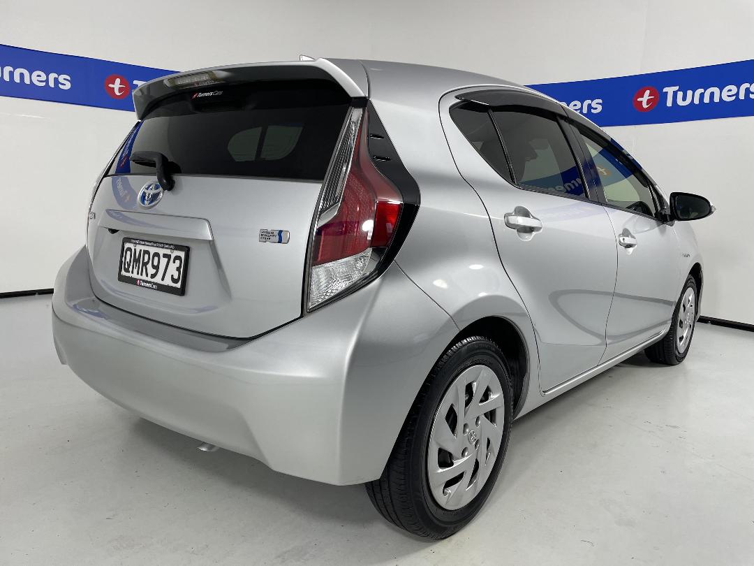 Photo '7' of Toyota Aqua