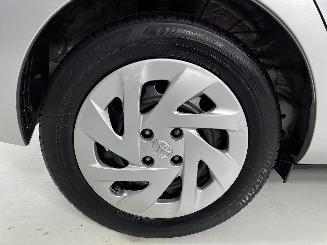 Photo '12' of Toyota Aqua