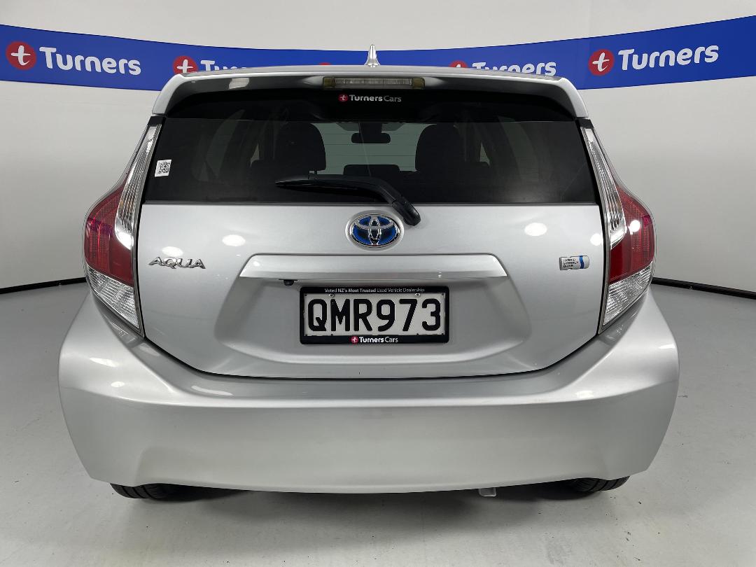 Photo '6' of Toyota Aqua