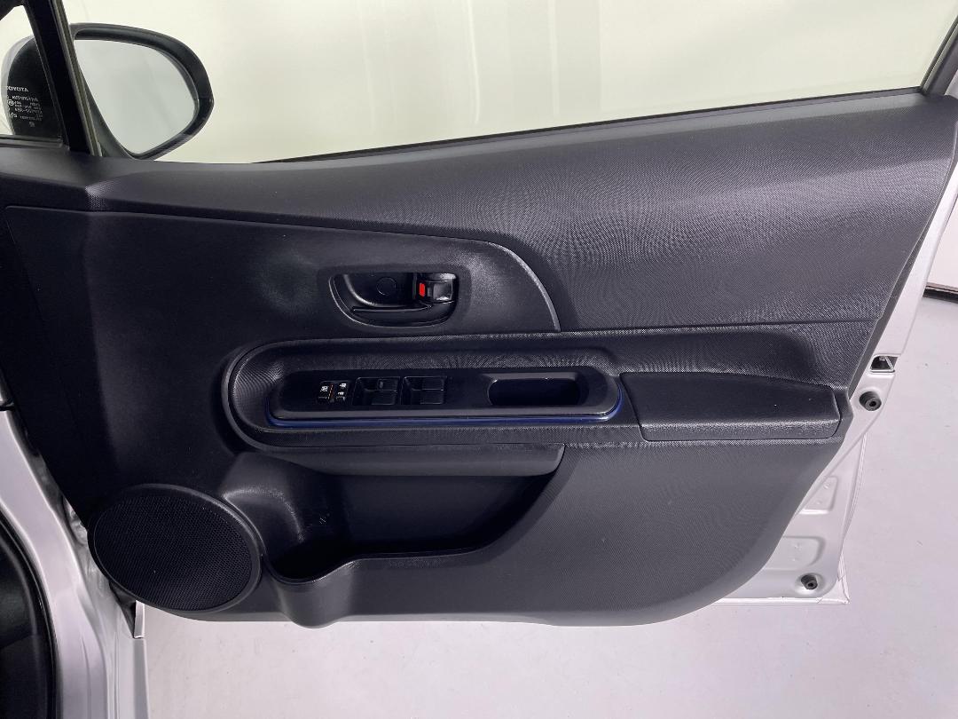 Photo '15' of Toyota Aqua