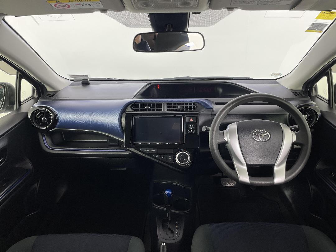 Photo '17' of Toyota Aqua