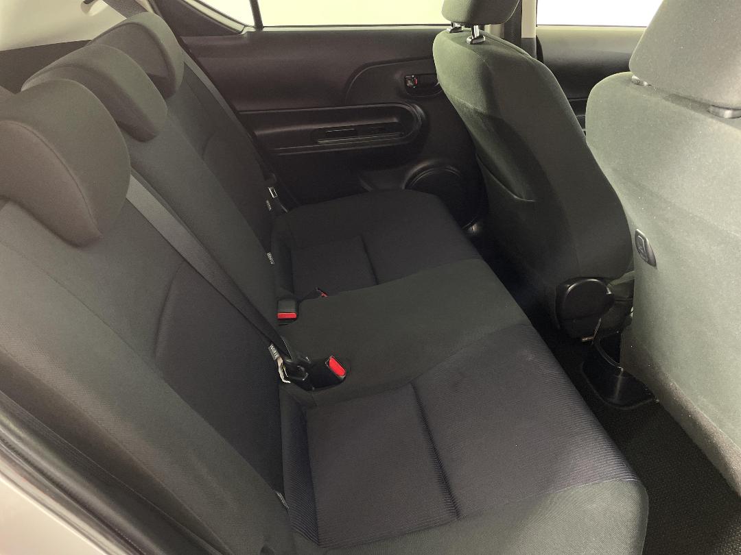 Photo '20' of Toyota Aqua