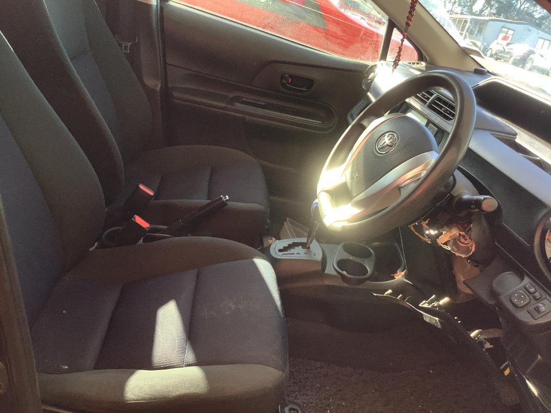 Photo '11' of Toyota Aqua Photo '11' of Toyota Aqua