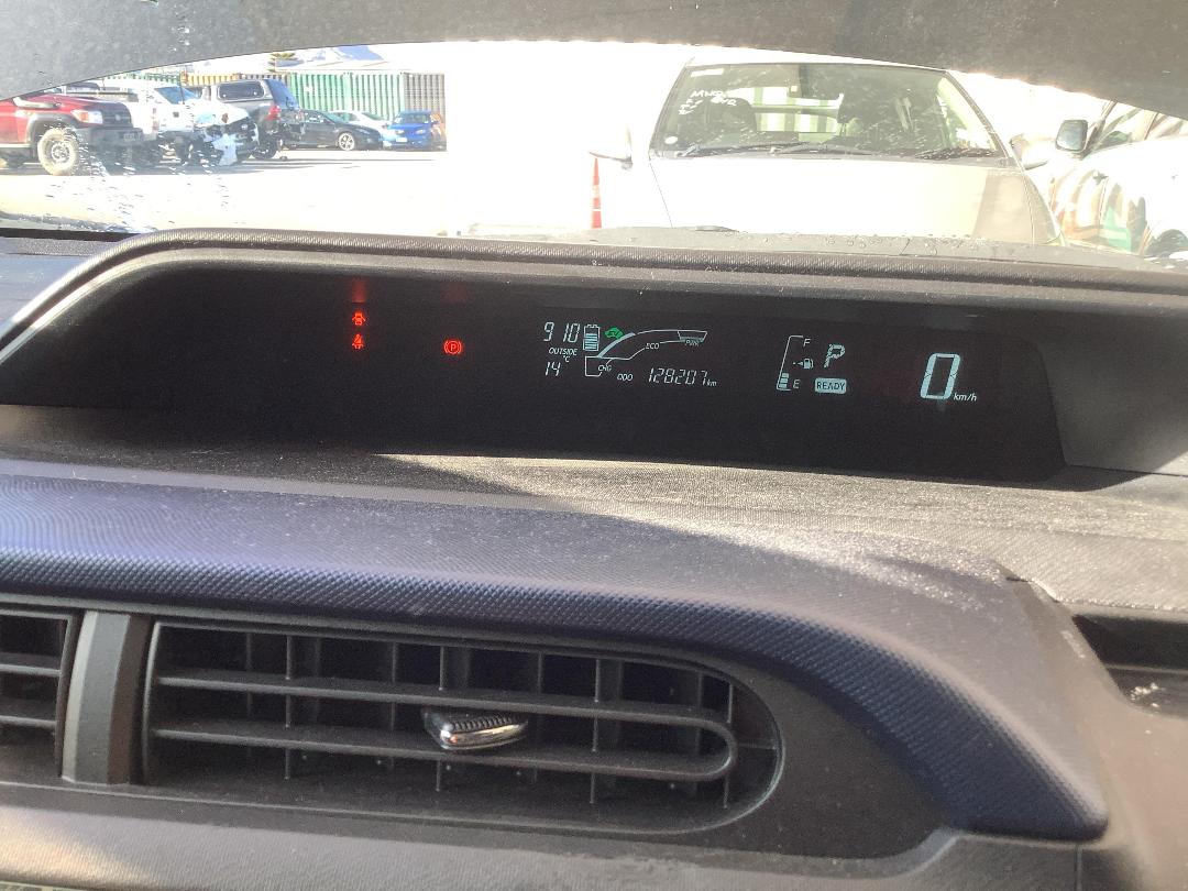 Photo '17' of Toyota Aqua Photo '17' of Toyota Aqua