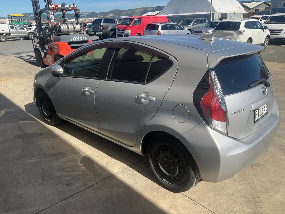 Photo '3' of Toyota Aqua