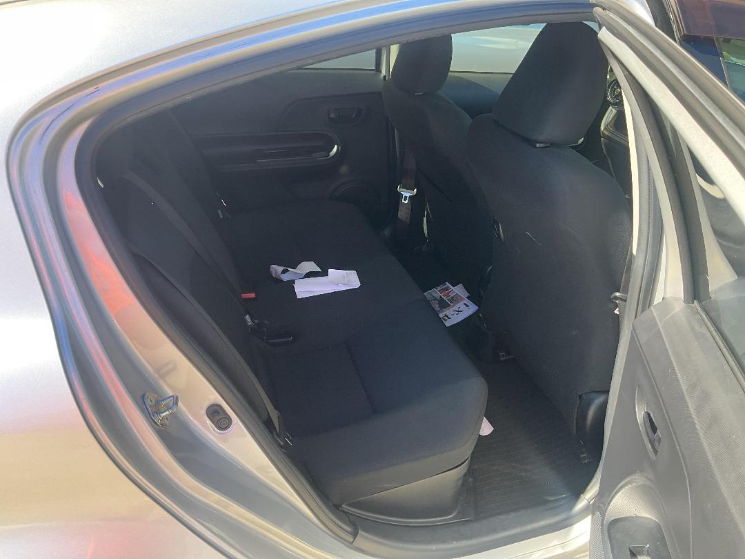 Photo '10' of Toyota Aqua