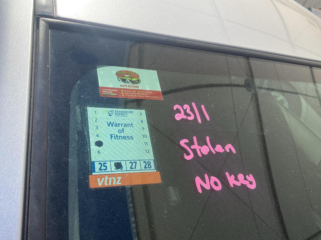 Photo '12' of Toyota Aqua