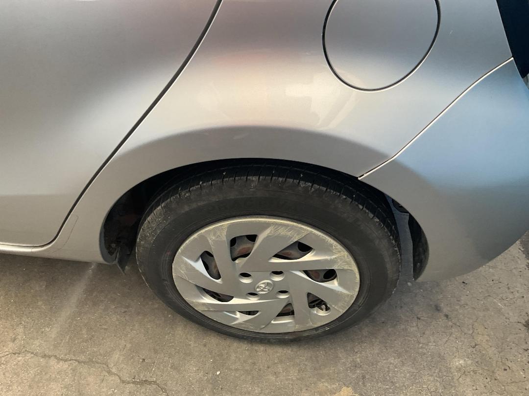 Photo '18' of Toyota Aqua Photo '18' of Toyota Aqua