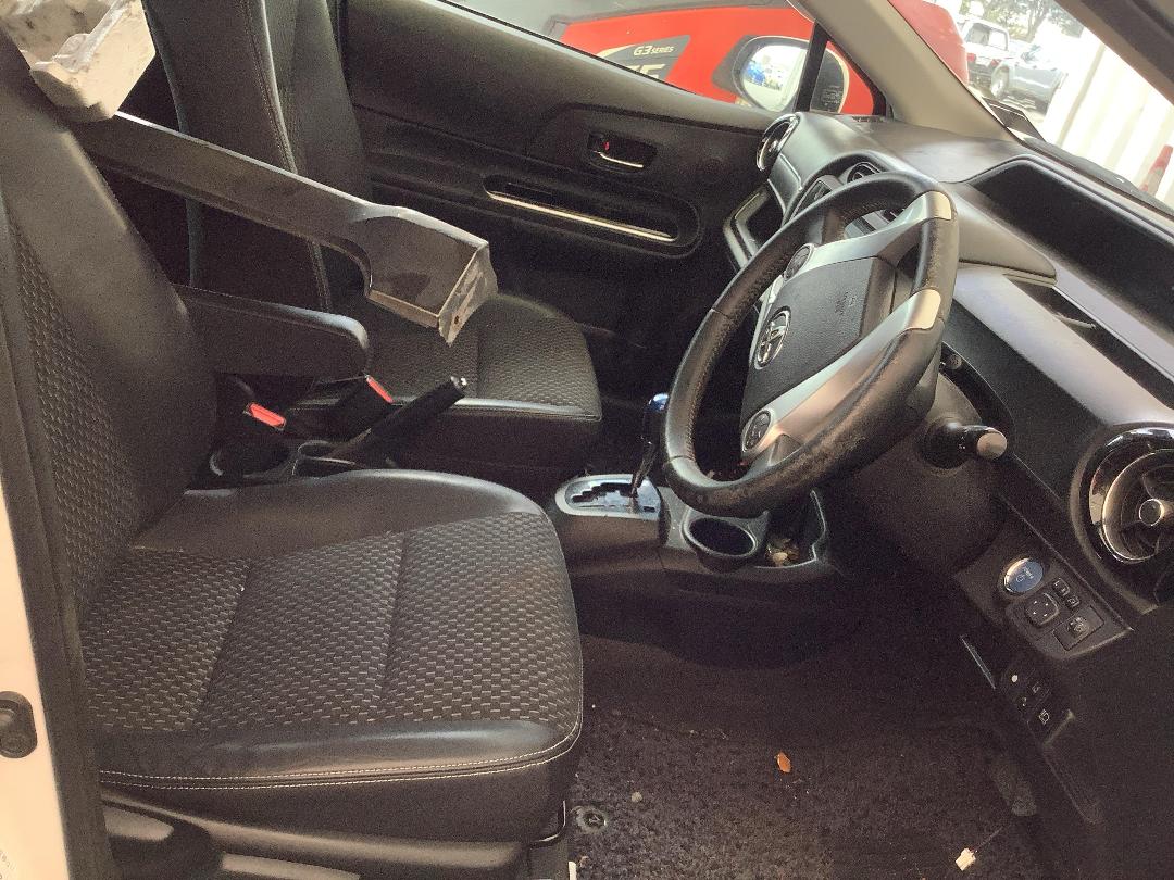 Photo '10' of Toyota Aqua