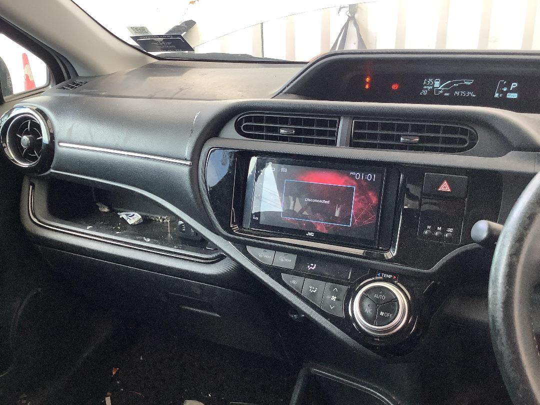 Photo '17' of Toyota Aqua