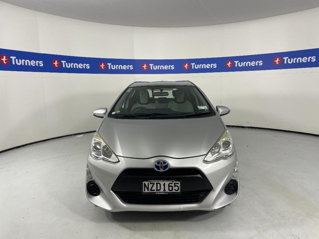 Photo '2' of Toyota Aqua Photo '2' of Toyota Aqua