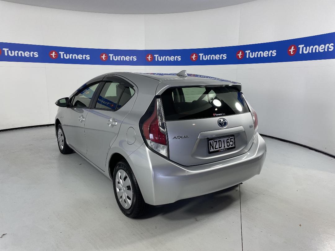 Photo '5' of Toyota Aqua Photo '5' of Toyota Aqua