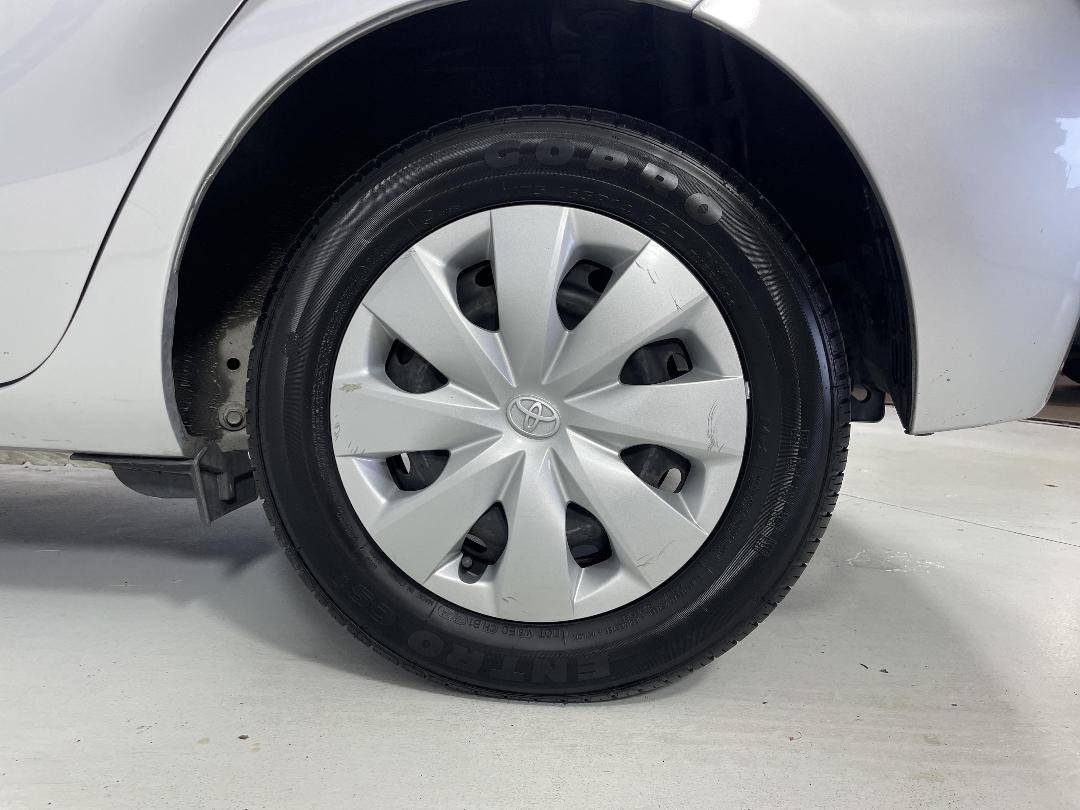 Photo '11' of Toyota Aqua Photo '11' of Toyota Aqua