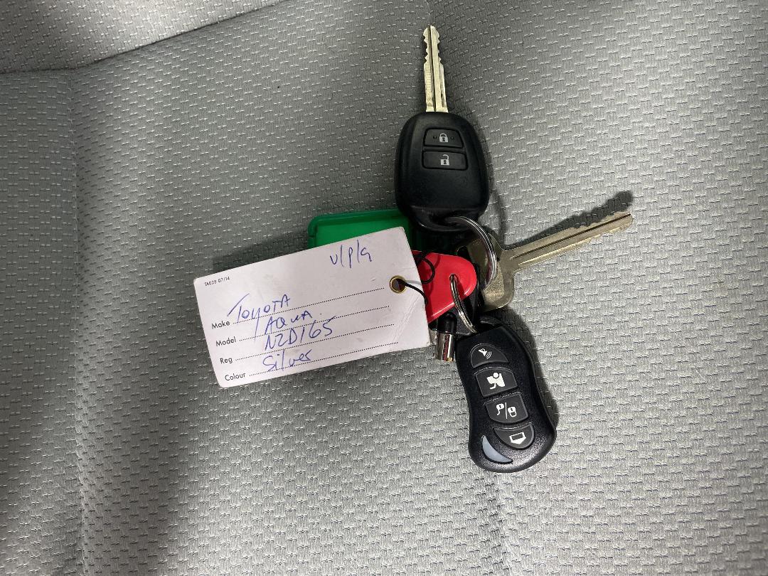 Photo '22' of Toyota Aqua Photo '22' of Toyota Aqua