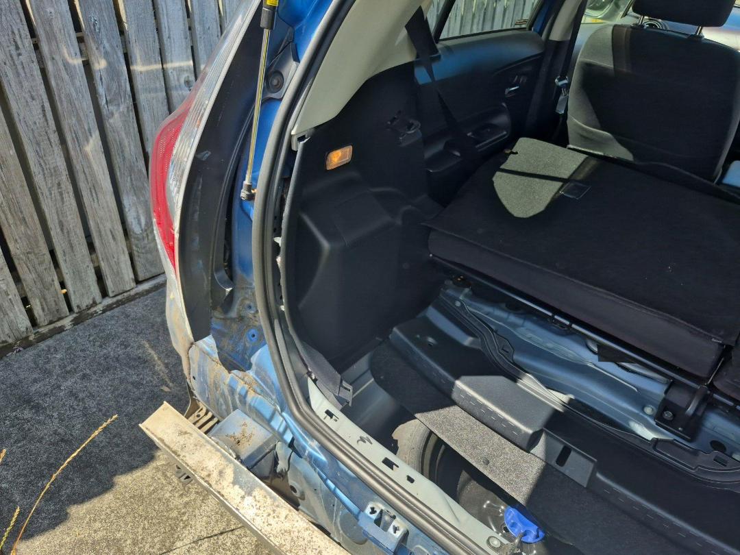 Photo '19' of Toyota Aqua Hybrid