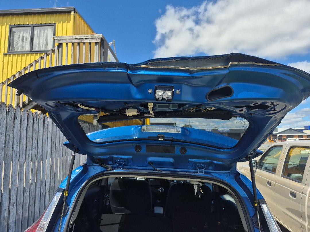 Photo '7' of Toyota Aqua Hybrid