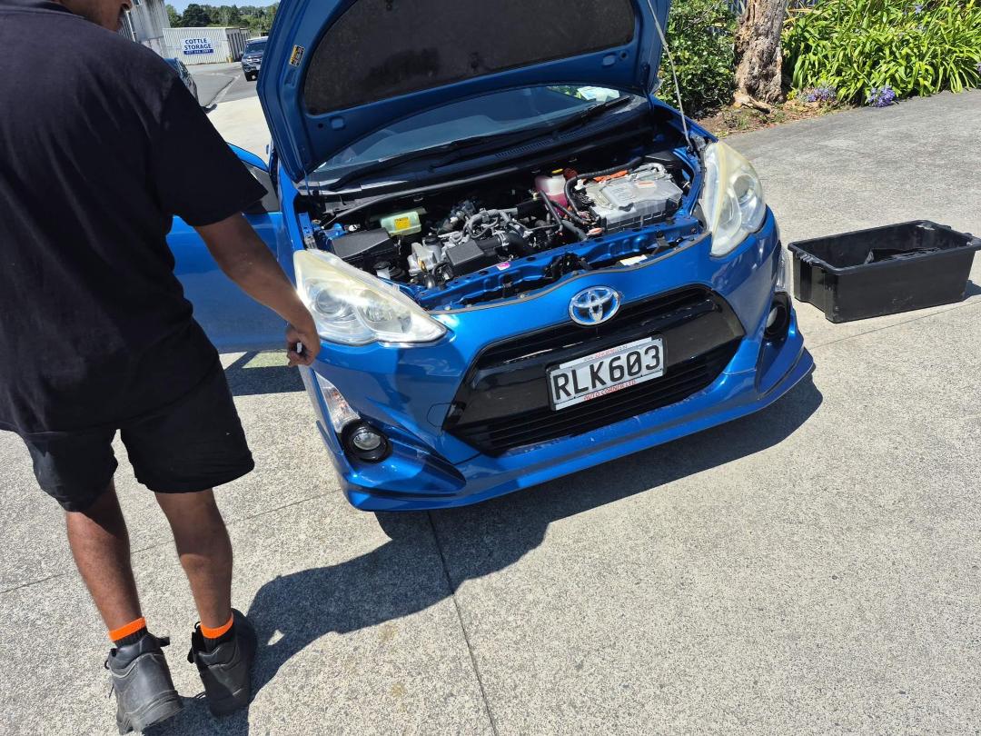 Photo '2' of Toyota Aqua Hybrid