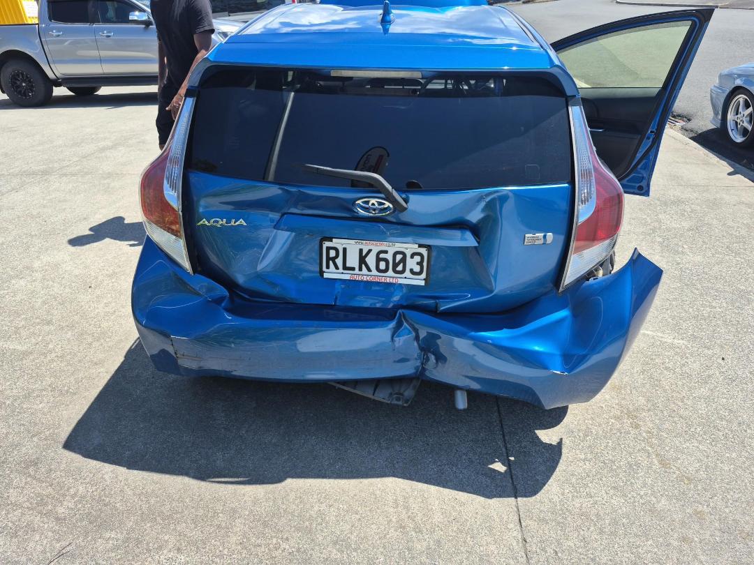 Photo '4' of Toyota Aqua Hybrid