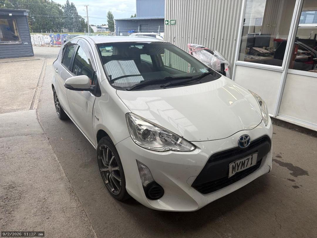 Photo '9' of Toyota Aqua