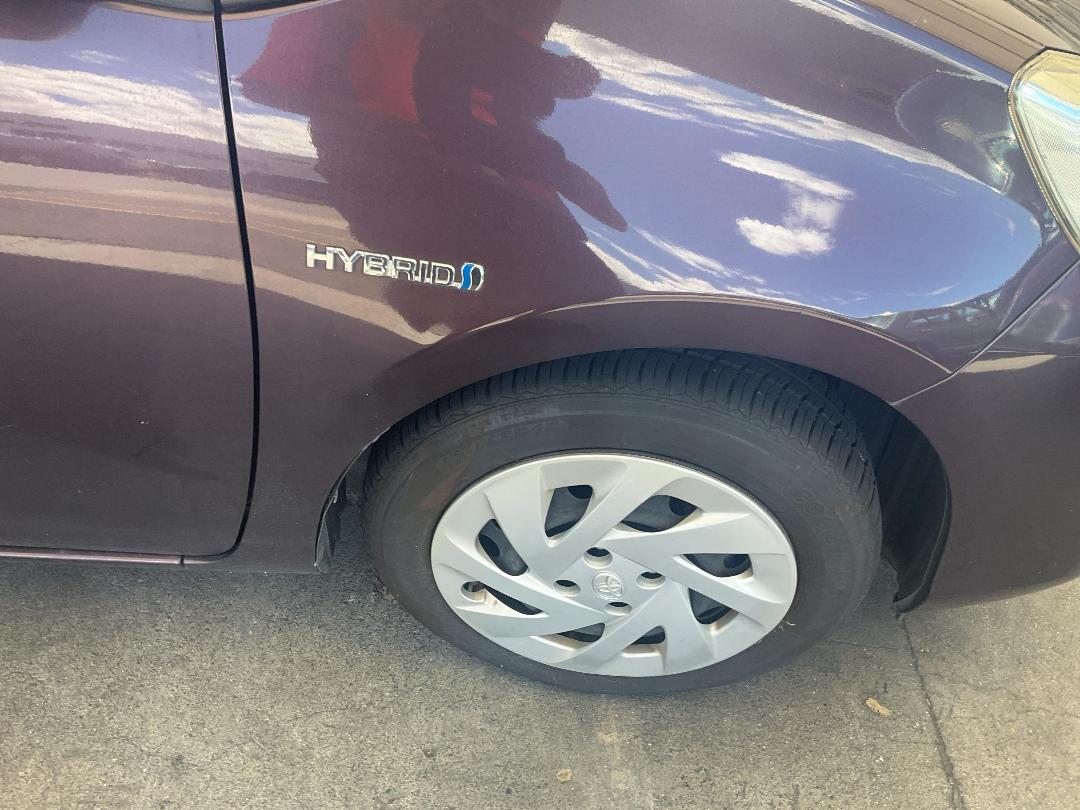 Photo '17' of Toyota Aqua Photo '17' of Toyota Aqua