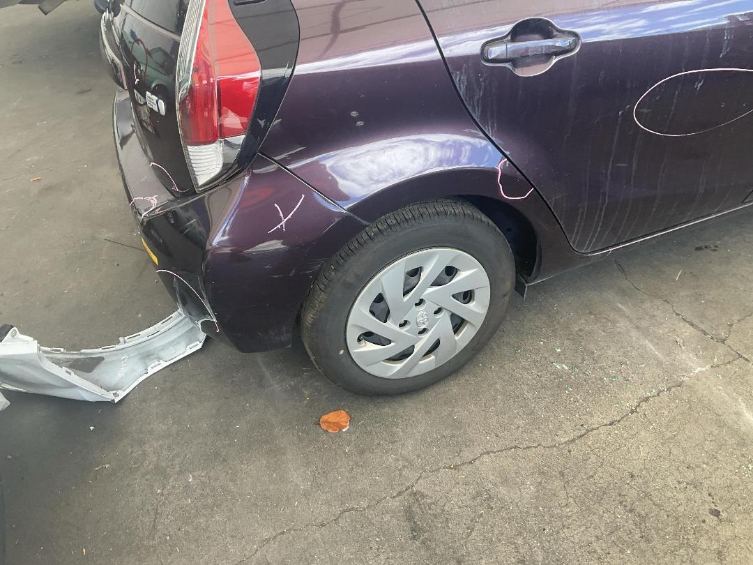 Photo '15' of Toyota Aqua Hybrid Photo '15' of Toyota Aqua Hybrid