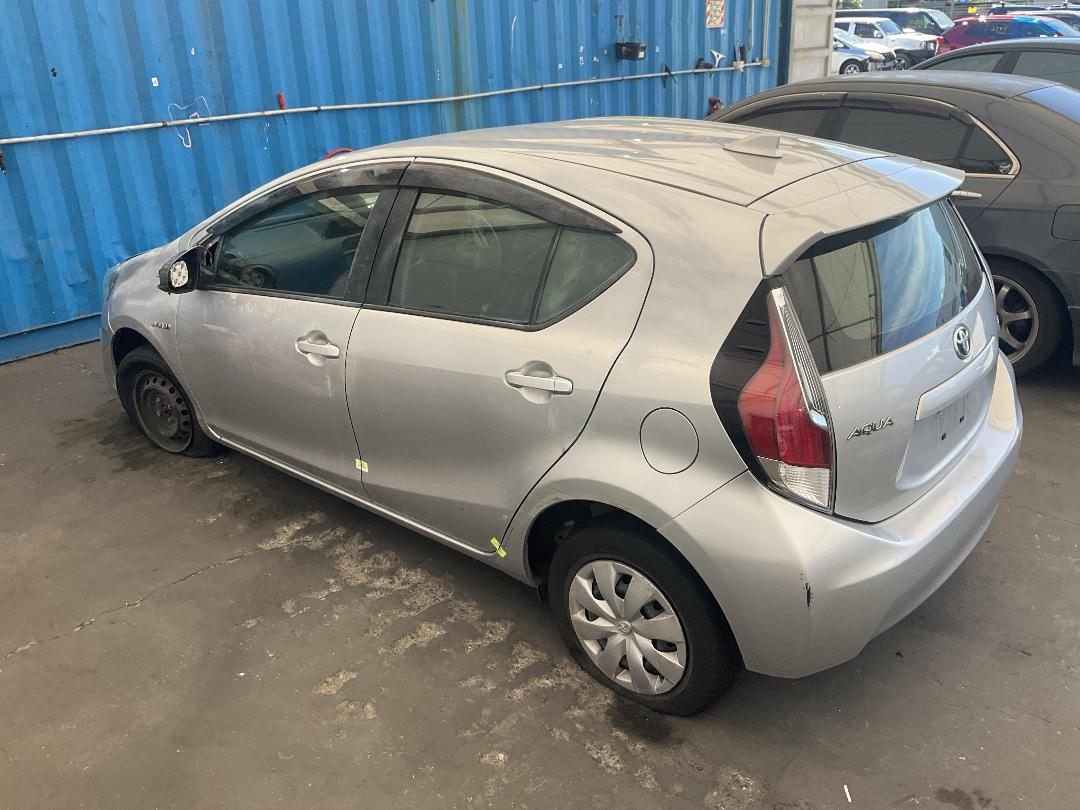 Photo '11' of Toyota Aqua