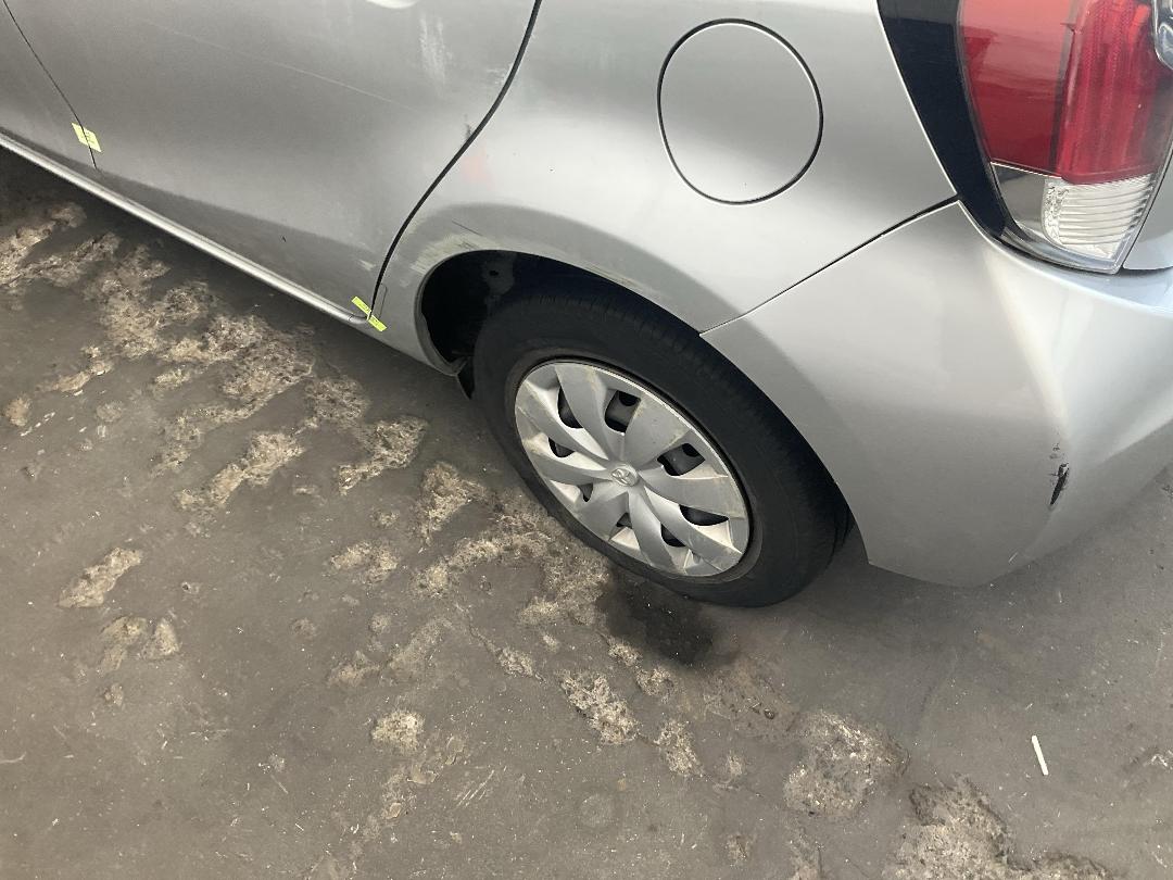 Photo '12' of Toyota Aqua