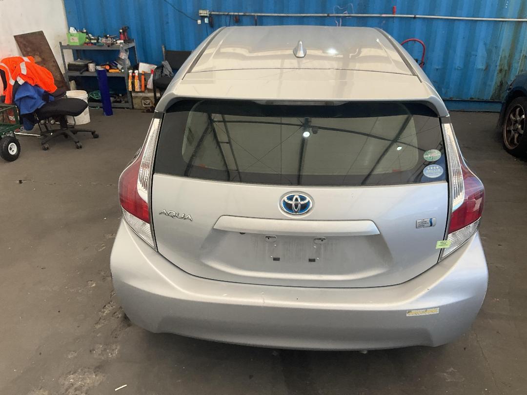 Photo '14' of Toyota Aqua