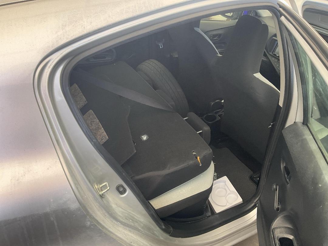 Photo '24' of Toyota Aqua