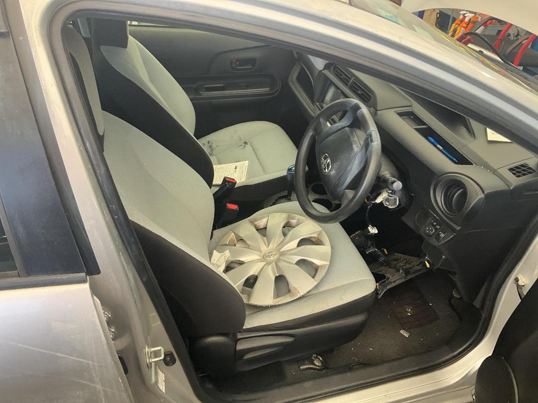 Photo '23' of Toyota Aqua