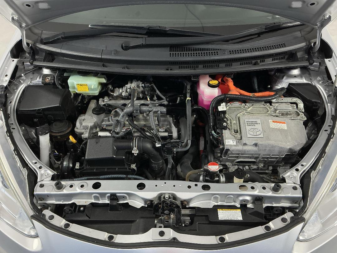 Photo '13' of Toyota Aqua