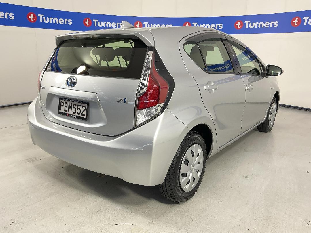 Photo '7' of Toyota Aqua