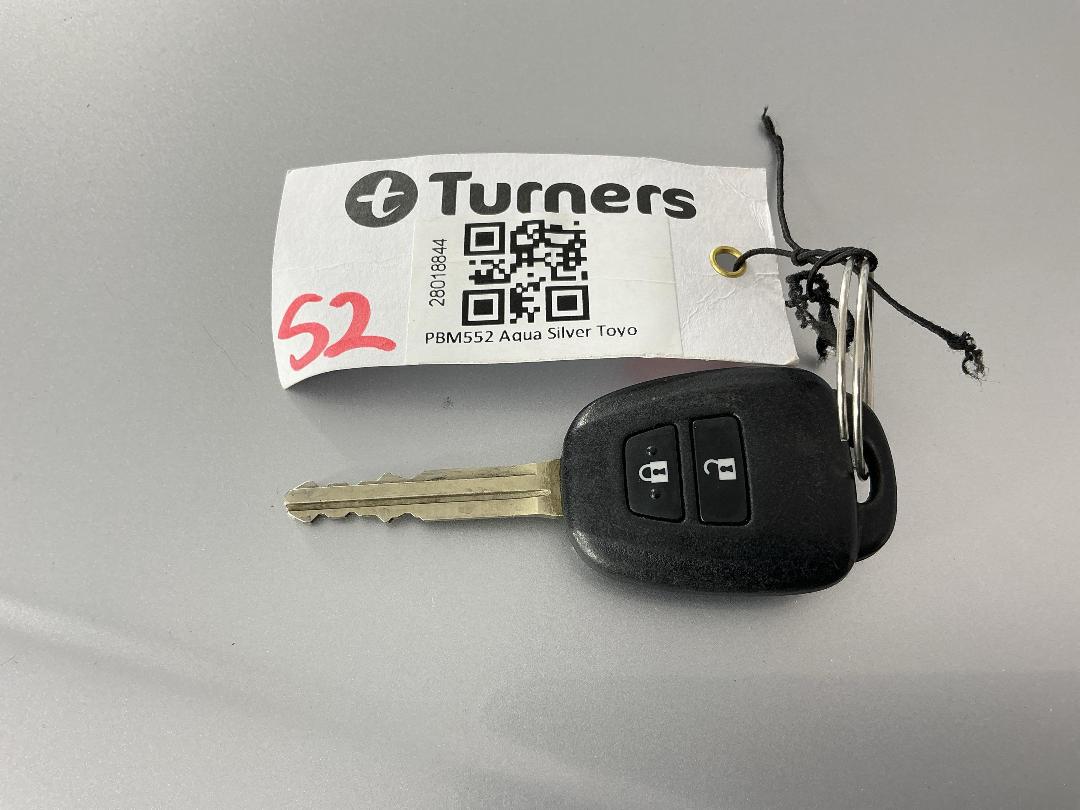 Photo '22' of Toyota Aqua