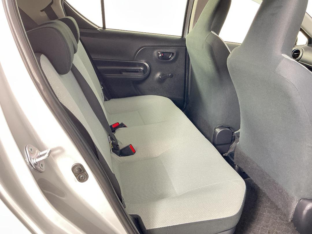 Photo '20' of Toyota Aqua