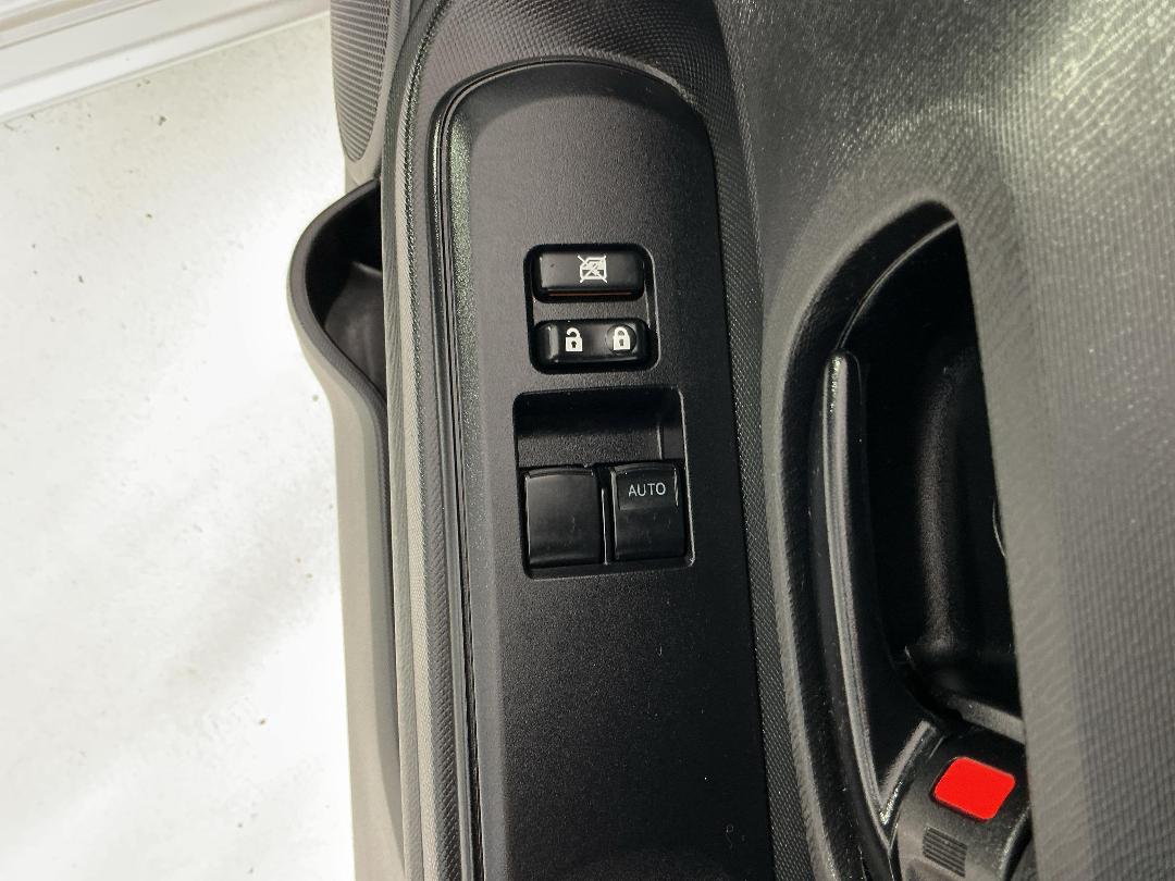 Photo '23' of Toyota Aqua