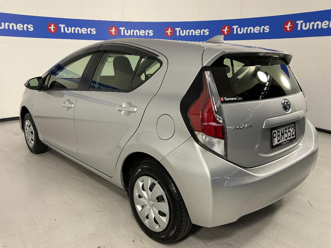 Photo '5' of Toyota Aqua