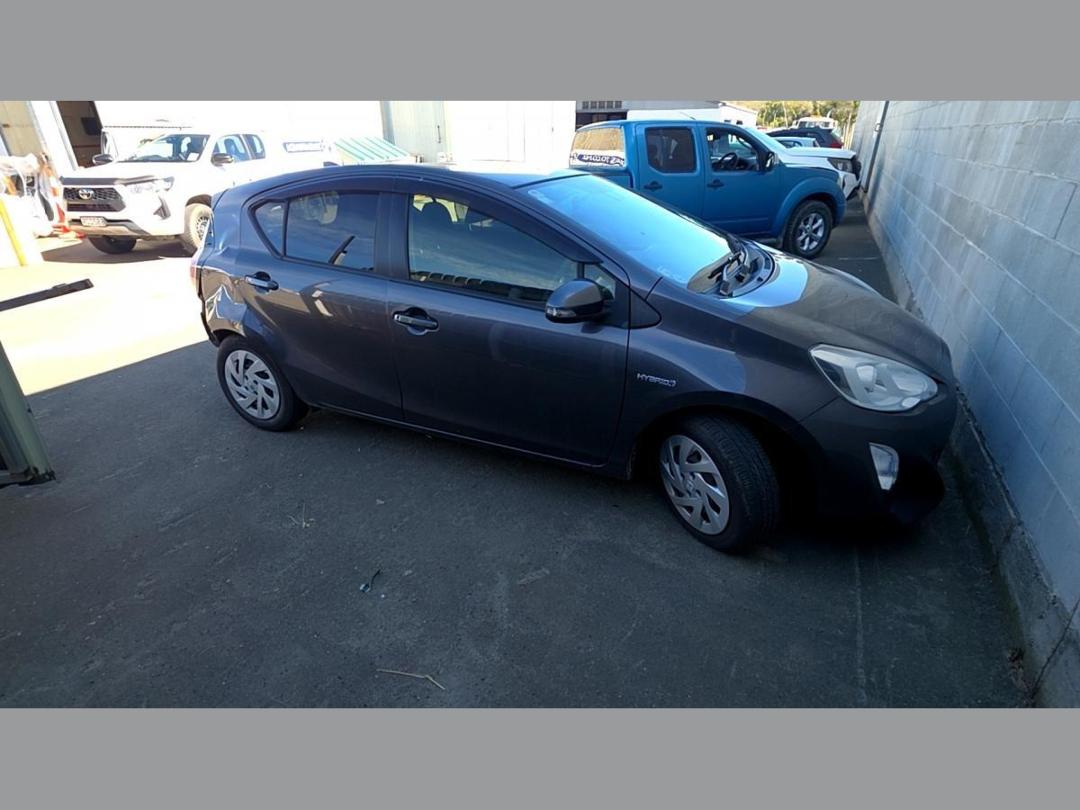 Photo '6' of Toyota Aqua