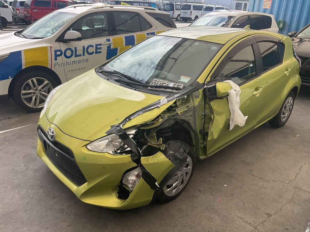 Photo '6' of Toyota Aqua