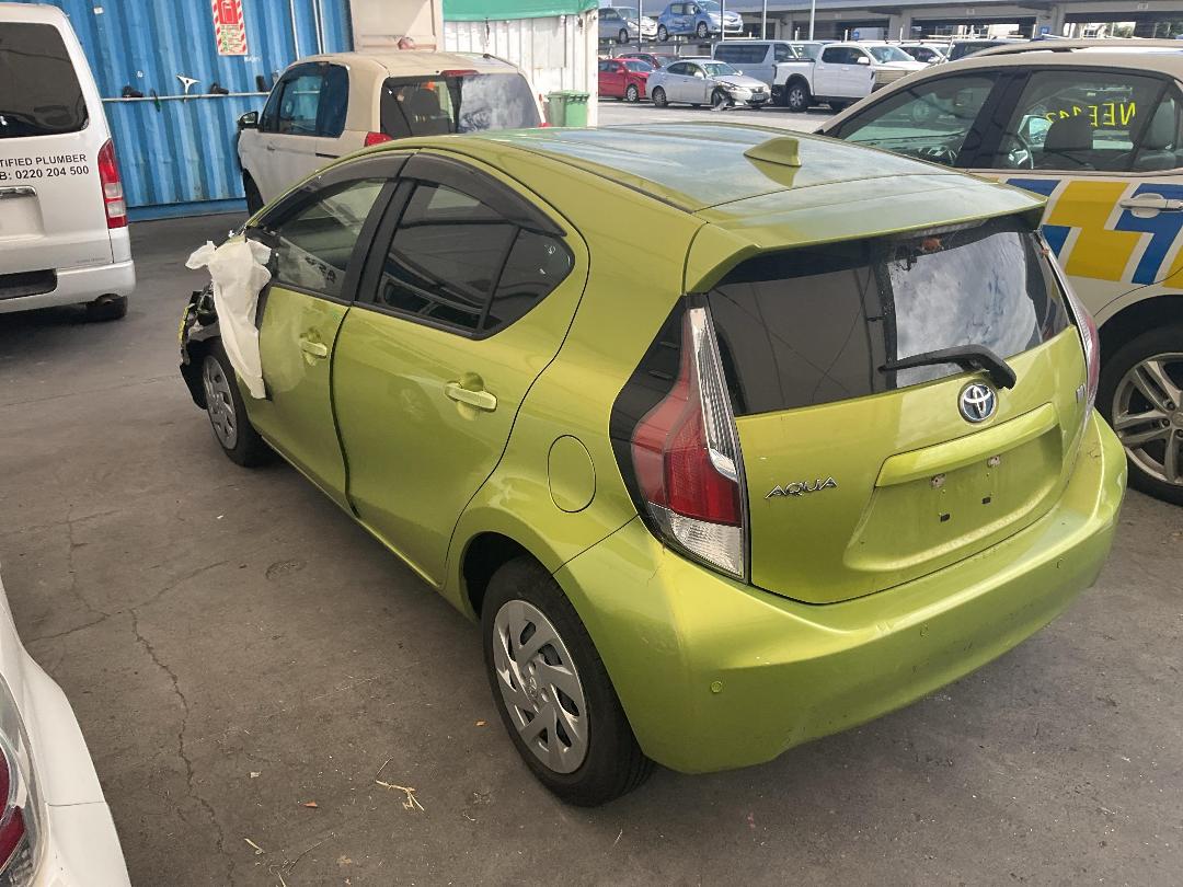 Photo '11' of Toyota Aqua