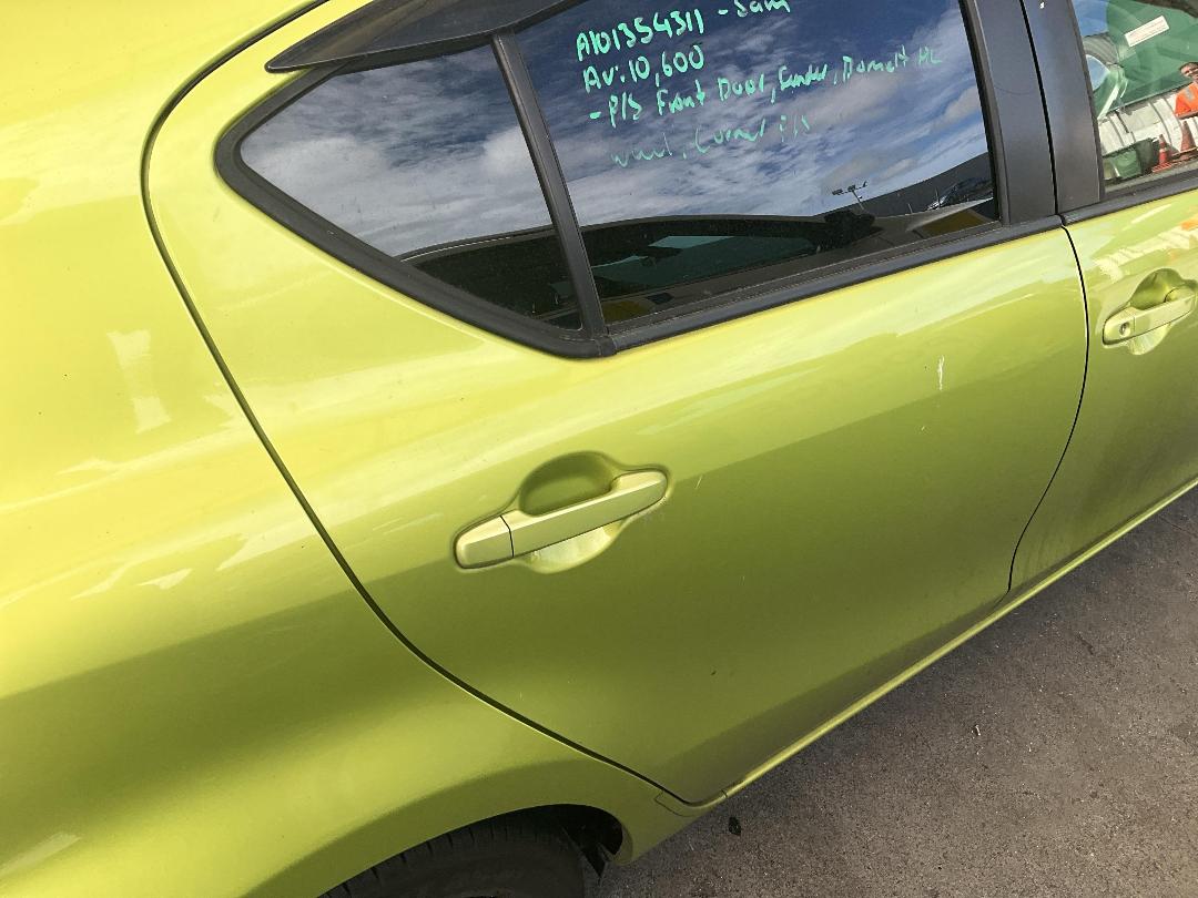 Photo '16' of Toyota Aqua