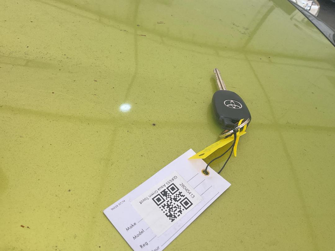 Photo '20' of Toyota Aqua