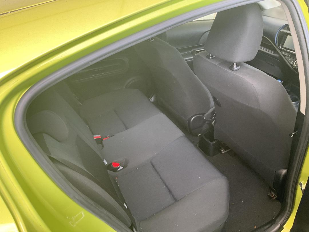 Photo '22' of Toyota Aqua