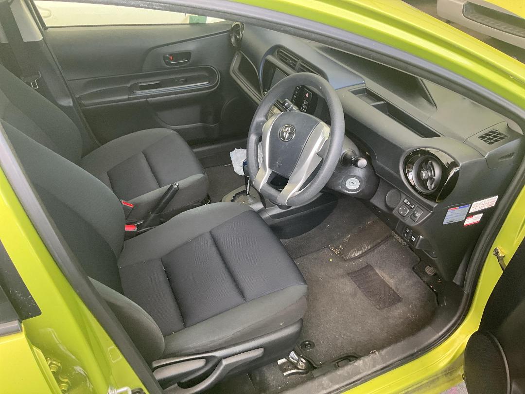 Photo '21' of Toyota Aqua