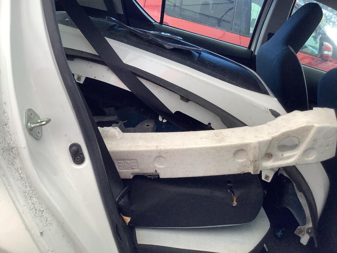 Photo '10' of Toyota Aqua Hybrid