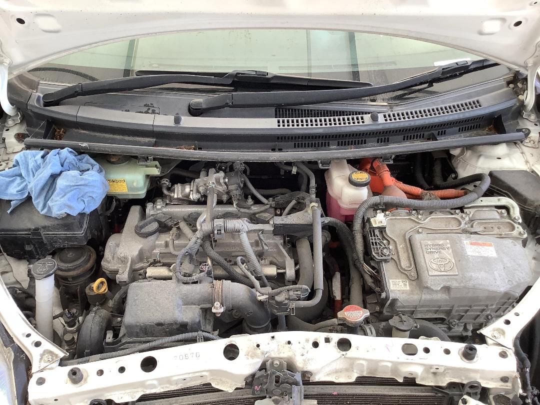 Photo '12' of Toyota Aqua Hybrid