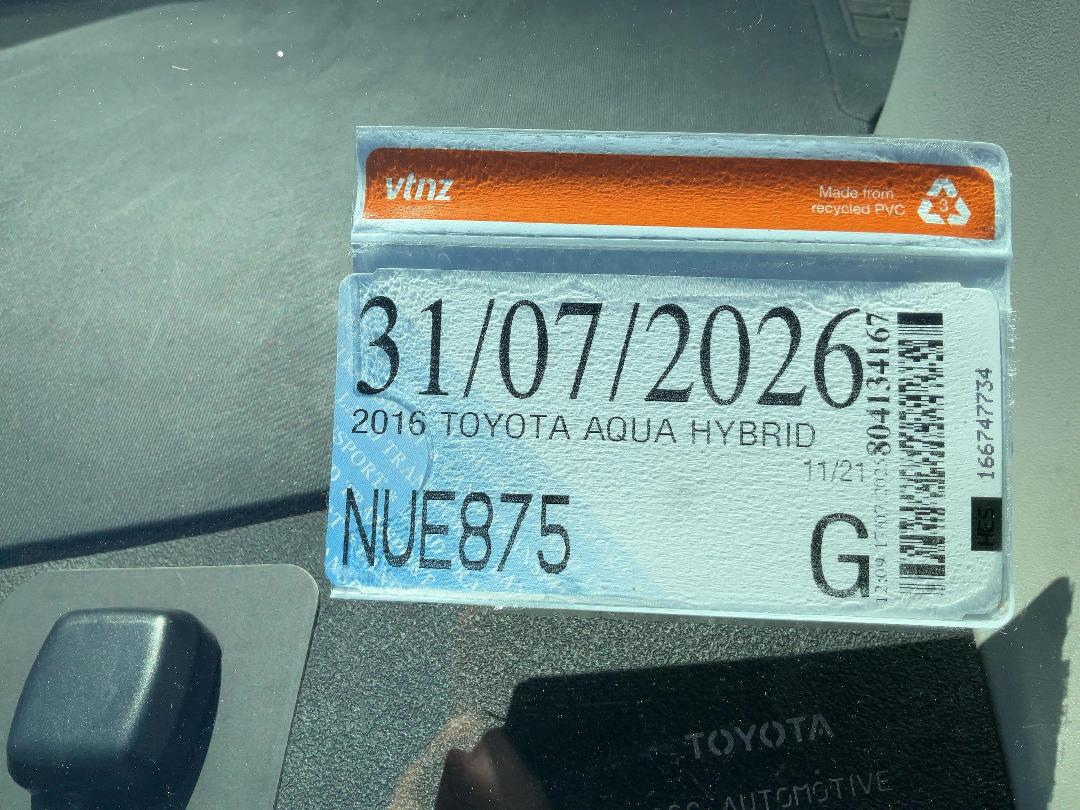 Photo '17' of Toyota Aqua Hybrid