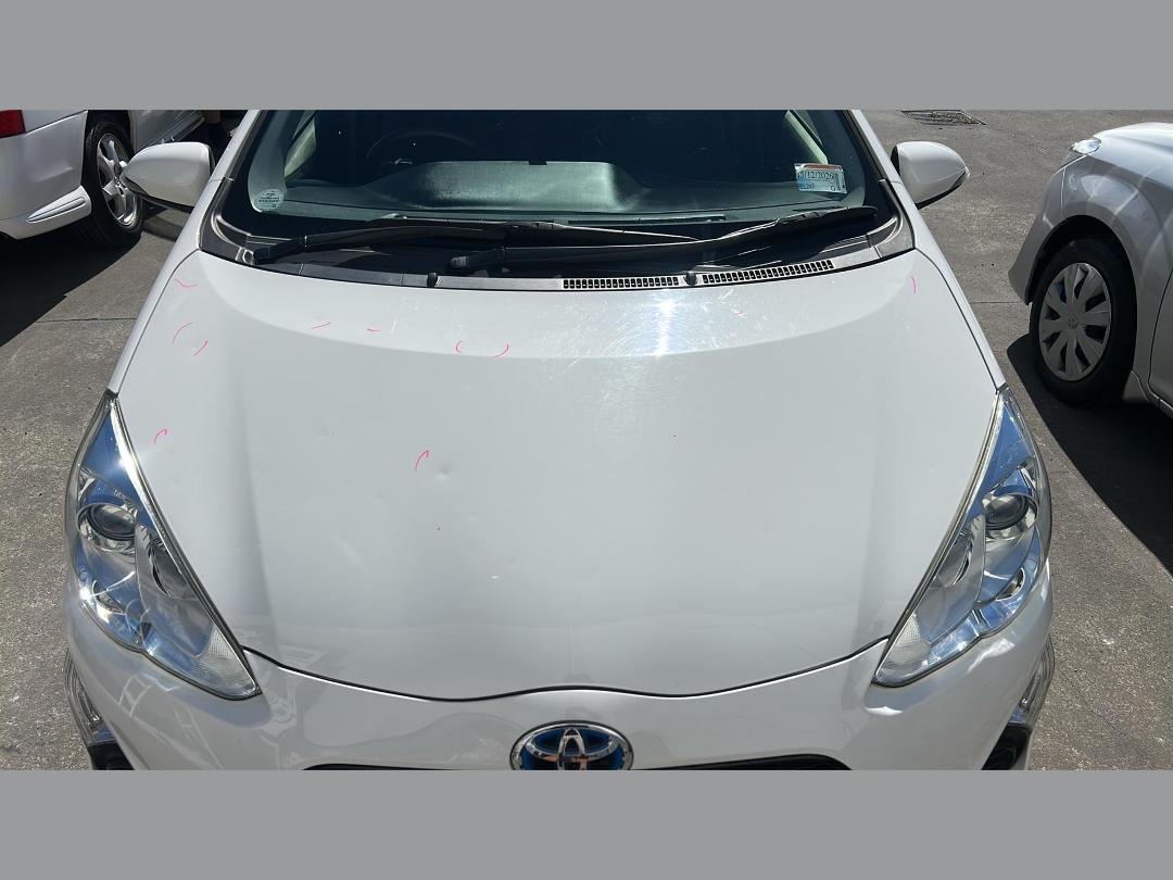 Photo '4' of Toyota Aqua Hybrid